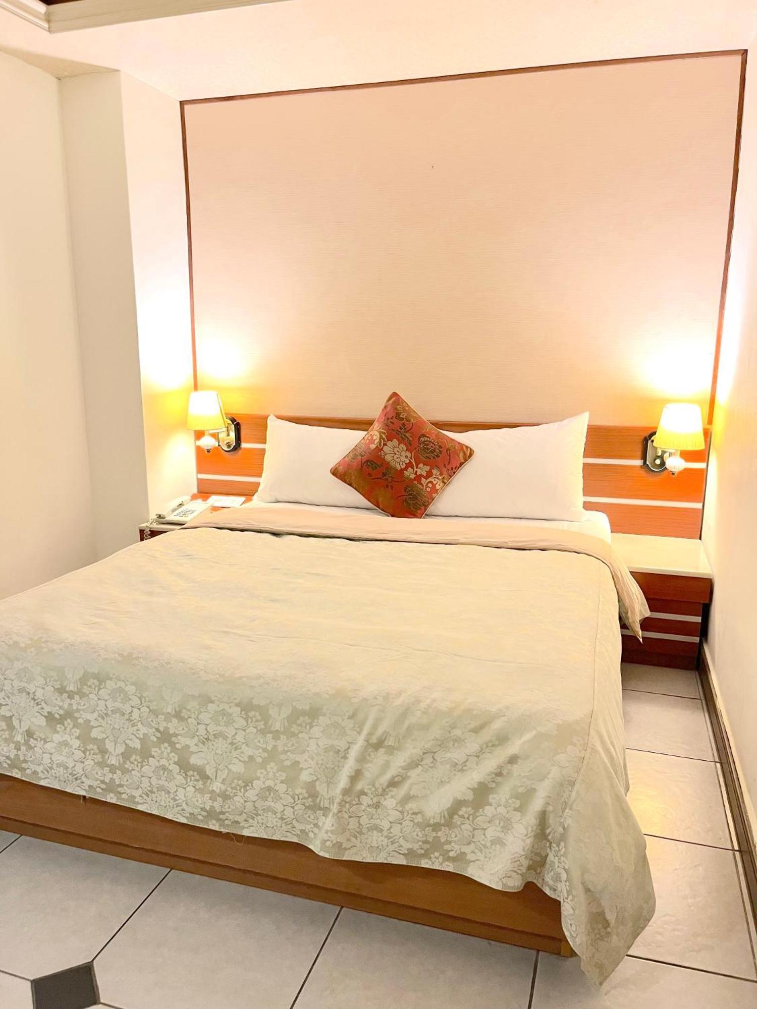 Hua Guo Hotel 지룽 외부 사진