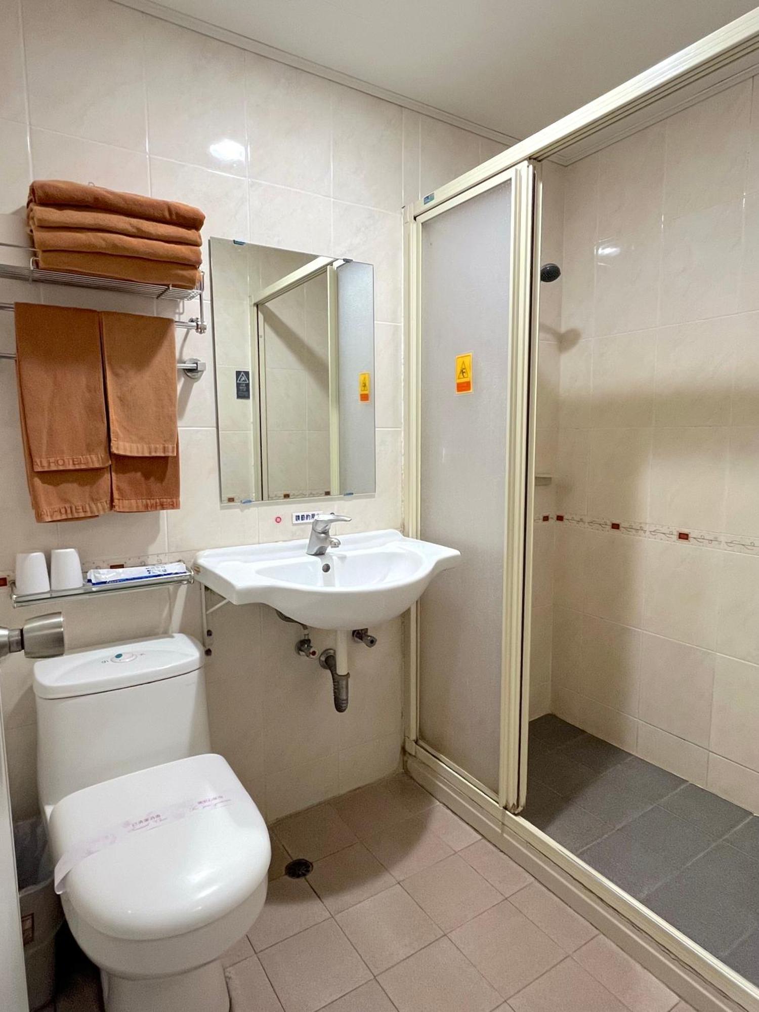 Hua Guo Hotel 지룽 외부 사진